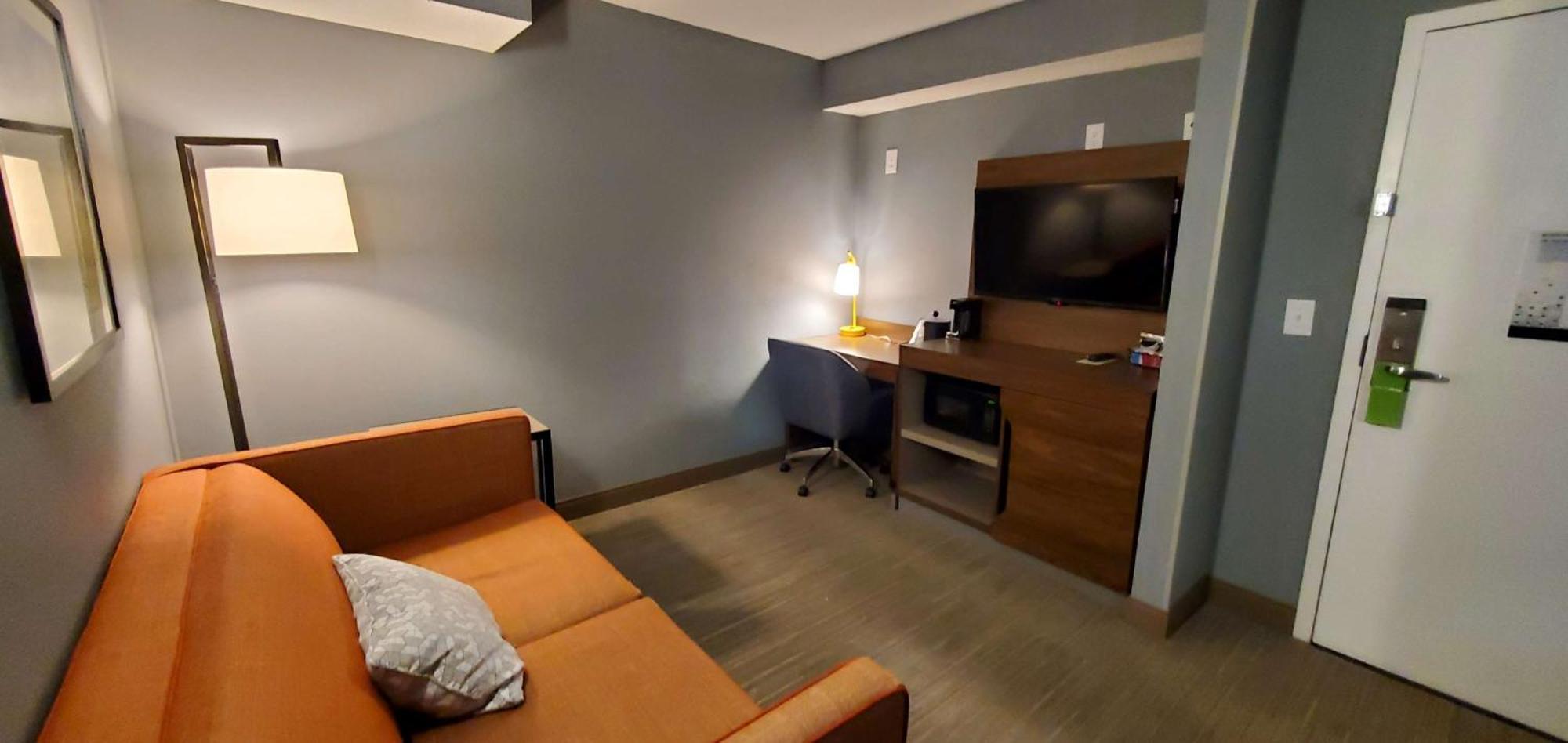 Hampton - Hotel 3*