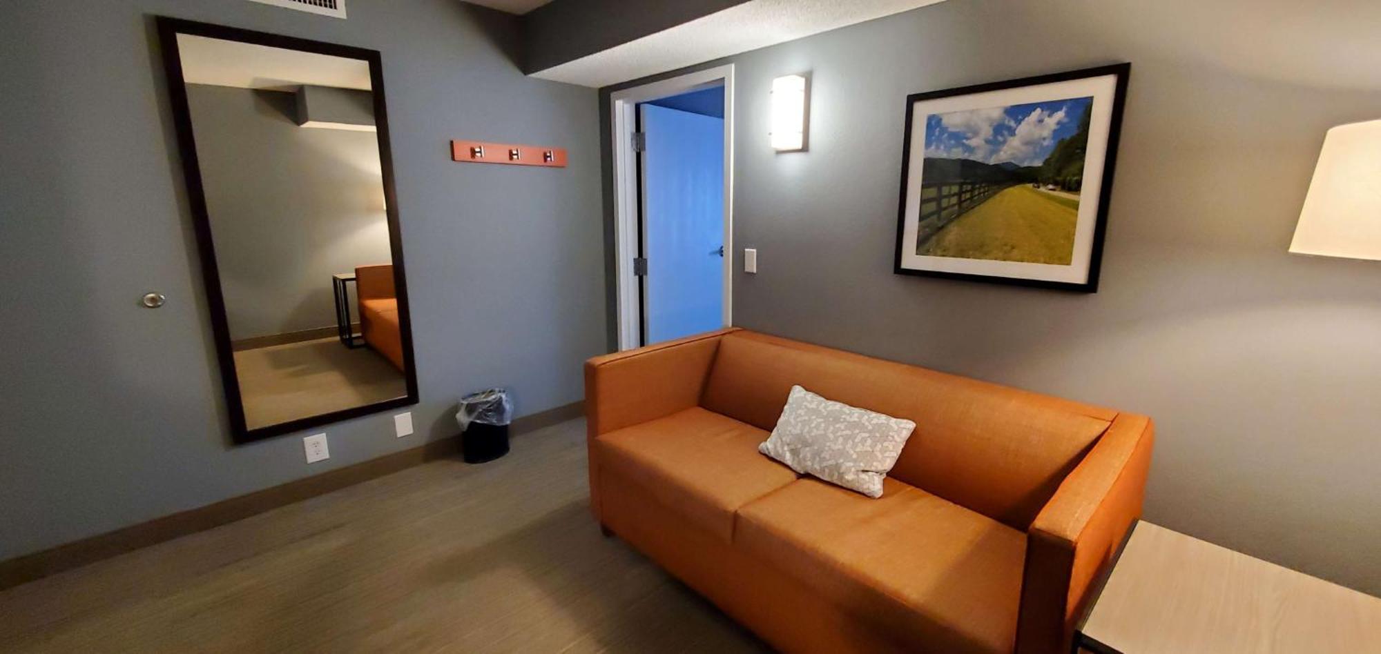 Hotel Hampton - Hillsville